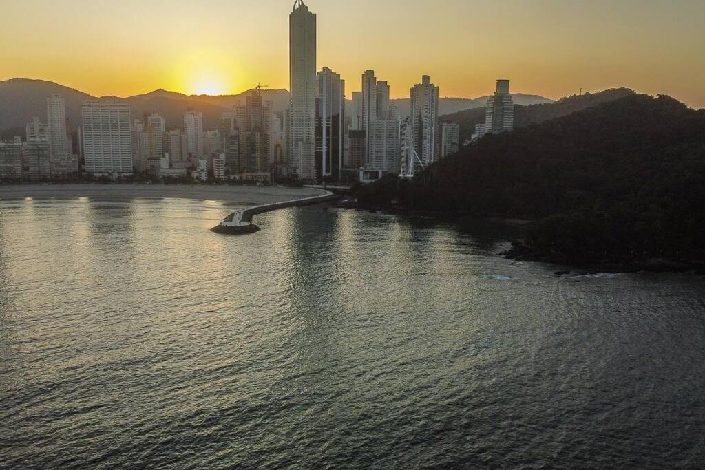 Ap Balneario Camboriu - Proximo Roda Gigante Eksteriør bilde